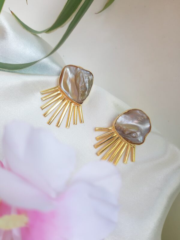 MOP studs